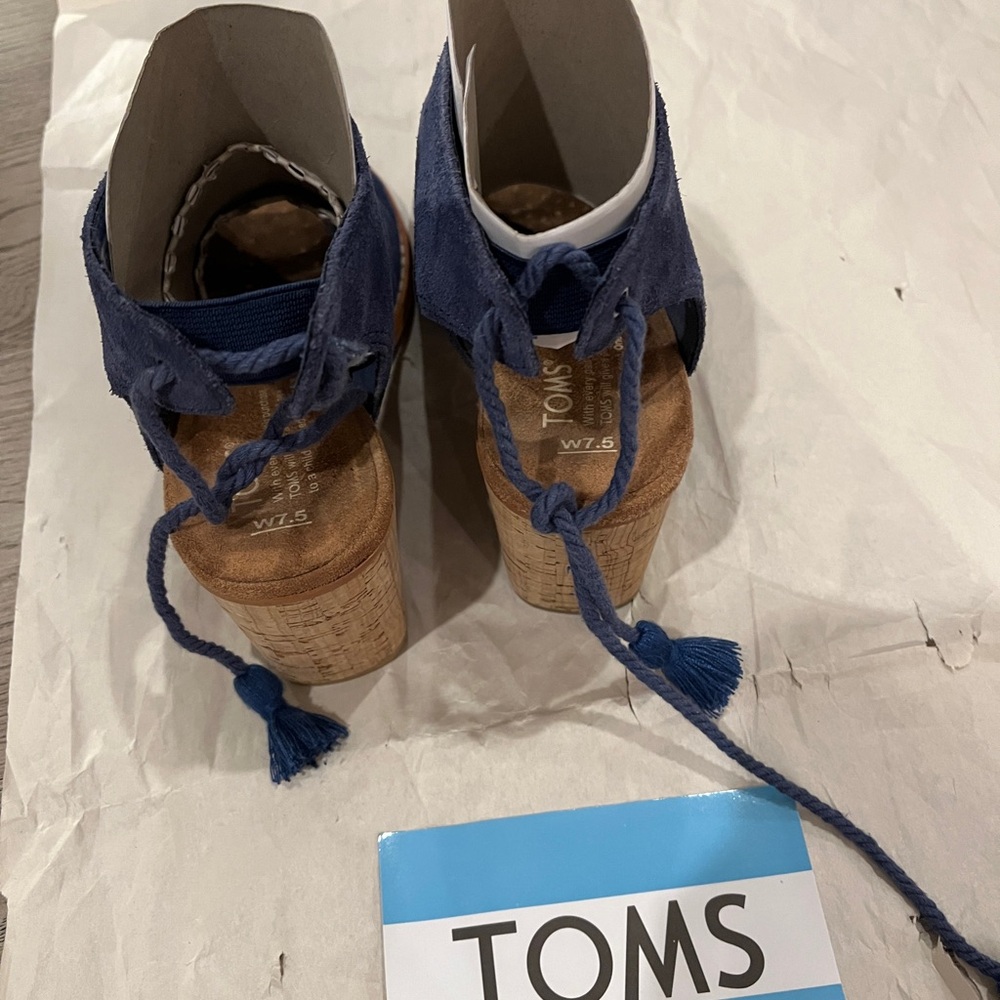 Toms Elba Boots Women’s Size 7.5 Peep Toe Perforated Ankle Blue Bootie Suede - Picture 8 of 11